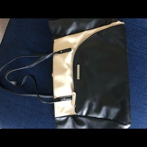 Nine West black and beige purse